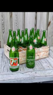 1966 krat 7up flessen, zeldzaam in deze mooie complete staat.
#antique7up  #oudesevenup oudsevenup #oud7up #antiquesoda