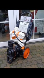 1928 Franse grote Michelin compressor, optisch gerestaureerd
#bibe #bibendum #michelincompresseur #michelincompressor