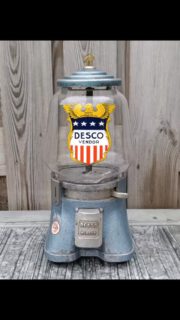 1955 desco vendor Rotterdam Holland in perfect original working condition, including key, some Dutch quarters coins included
