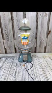 1956 Desco Rotterdam Holland pinda-automaat met muziek danspaartje in originele onaangetaste conditie 👌 compleet met sleutel en goed werkend op oude Nederlandse fl- dubbeltjes muntstukken waarvan enkele meegeleverd, ZO WORDEN ZE NOG ZELDEN GEVONDEN !!! 🍀🍀🍀

#descopindaautomaat #peanutvendingmachine #distributeurautomatique #altewarenautomat #coinopmachine