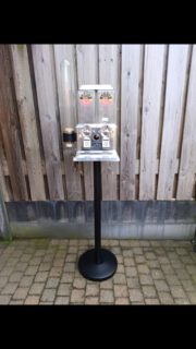 1940,s Cebco hot-nuts machine on pole including cupholder
#cebcohotnuts
#warenautomat
#distribiteurautomatique
#oudepindaautomaat
#antiquevendingmachine