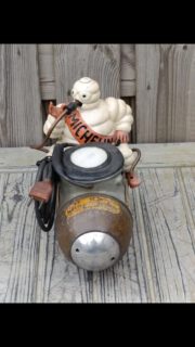 1930,s Michelin compressor France 

#bibendum #michelincompressor