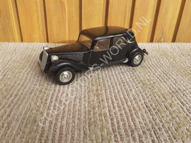 Vintage speelgoedauto “Citroën Traction Avant”