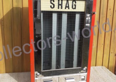 shag muurautomaat met verlichting compleet werkend met sleutels jaren 60
